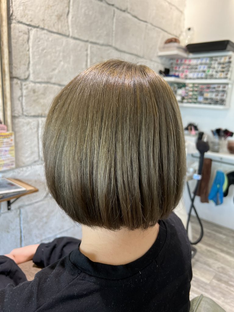 透明感ミントベージュ